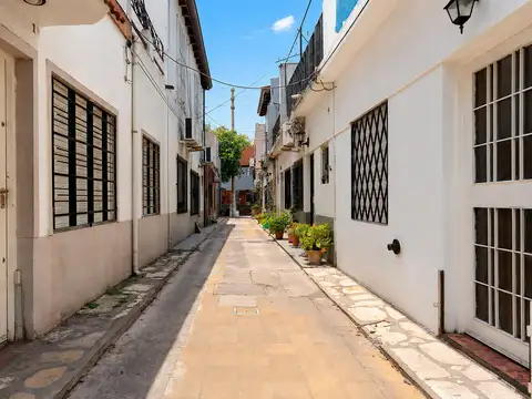 Depto Tipo Casa en Venta con 1 cocheras