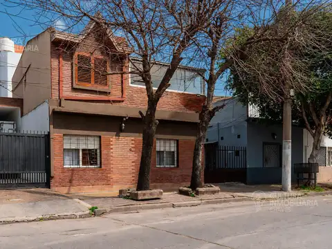 VENTA PH en Venta  3 Ambientes con Cochera y Galería Techada  Morón