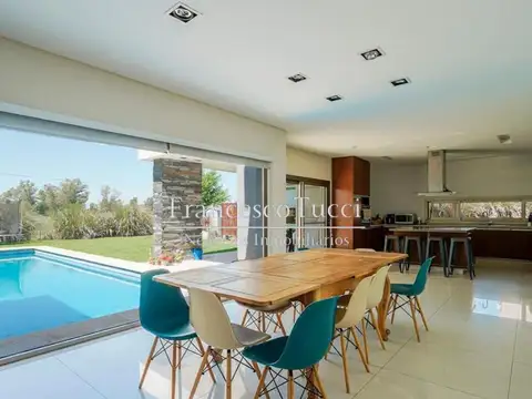Casa en Venta al Oeste