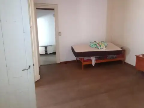 Casa en Alquiler con 1 cochera