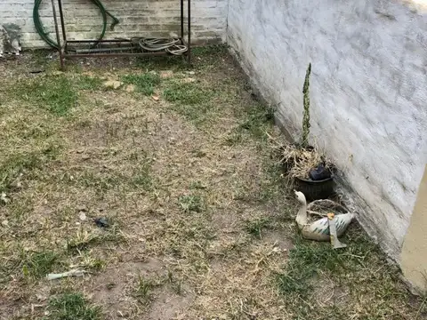 Depto Tipo Casa en Venta en Adrogue, USD 80.000