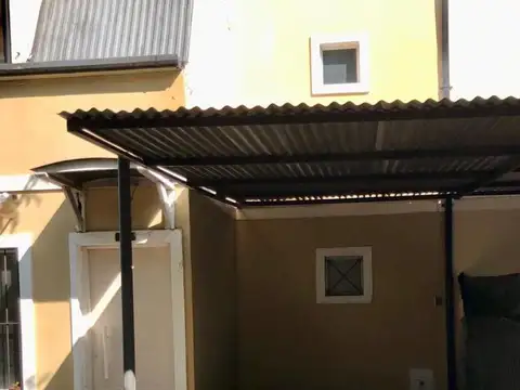 Triplex Adrogue 3 amb. mas escritorio