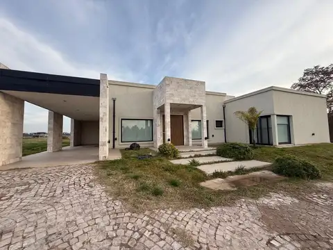 Estancia Villa Maria, Canning