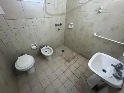 Alquiler casa 2 dormitorios con patio Roldan