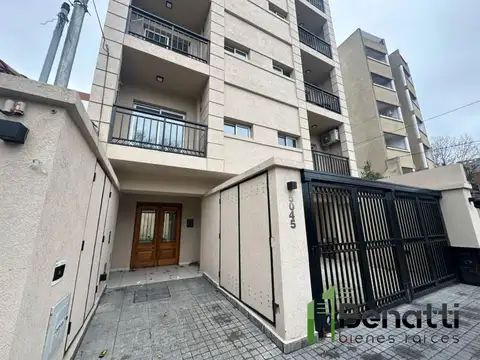 Departamento 2 ambientes con cochera en ALQUILER. CASEROS