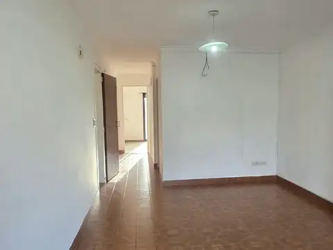 DEPARTAMENTO 2 AMBIENTES AL FRENTE CON PATIO TERRAZA QUILMES OESTE