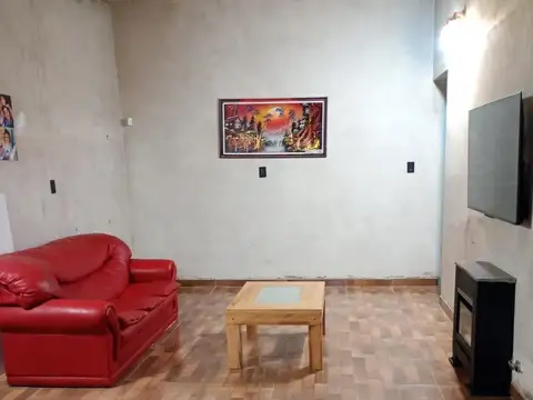 Casa 4 ambientes con 1 baño