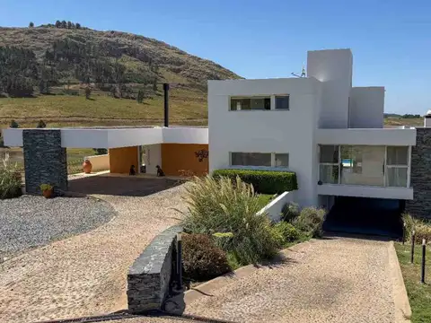 Casa 7 ambientes con 6 baños