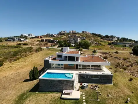 VENTA CASA DE CATEGORIA BARRIO ALTOS AIRES TANDIL