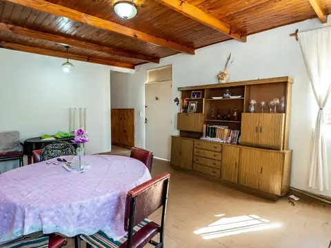 Casa 5 ambientes con 1 baño