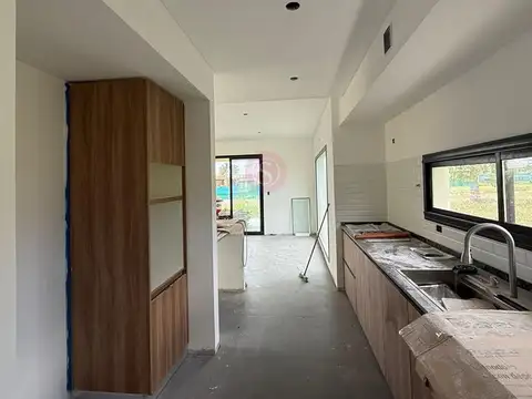 Casa en Venta en Pilar Del Este, USD 180.000