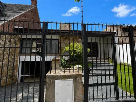 Casa 4 ambientes en Ituzaingó Norte