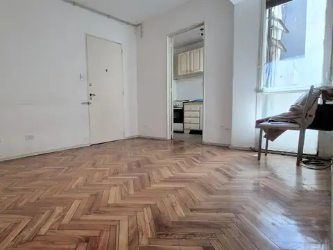 Caballito: J. B. Alberdi 1000: Vendo Dpto. 2 amb. Cocina y baño completos. A refaccionar.
