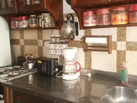 VENTA DE CASA DE 5 AMBIENTES EN VILLA DEL PARQUE