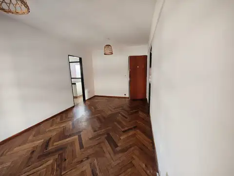 Presidente Roca 200, Piso 8