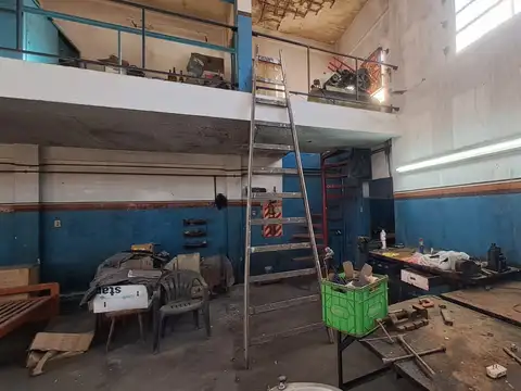 Galpon en Alquiler 10  mts Frente