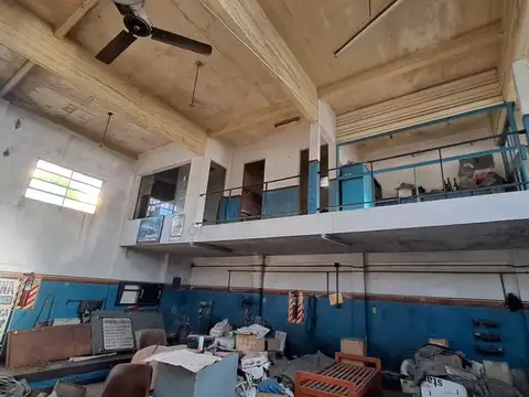 Galpón 200m2 S/Lote 10x19 Con Fza. Motriz