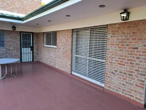 Casa en Venta en Adrogue, USD 199.000