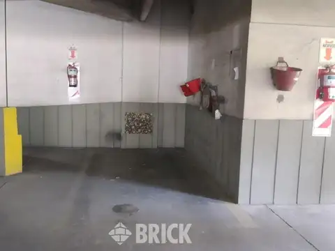 COCHERA EN AV. LAS HERAS Y AUSTRIA - 10 M2 EDIFICIO DE COCHERAS CON VIGILANCIA