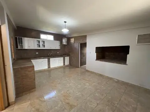 Casa 3 ambientes con 2 baños
