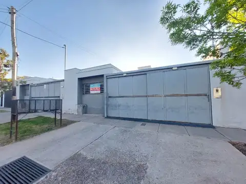 Casa en Alquiler en Luzuriaga, $ 850.000