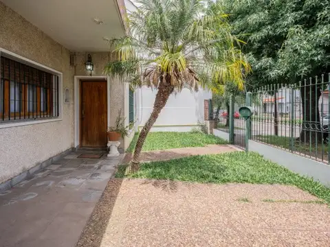 Casa | 5 Ambientes | Fondo Libre | Cochera | Haedo