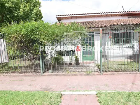 Oportunidad de hermoso chalet en Ituzaingo Norte