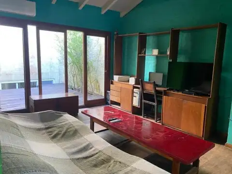 Casa en Alquiler con 2 cocheras