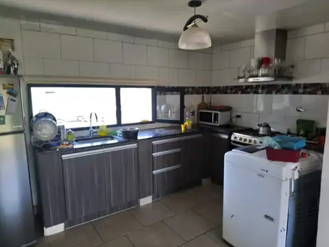 Casa 4 ambientes con 1 baño