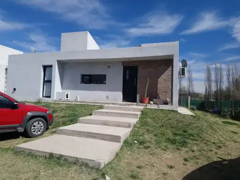 CASA 4 AMBIENTES EN VENTA EN B° LA CASTELLANA