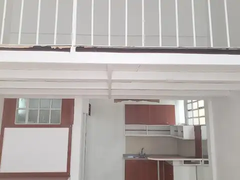 EDIFICIO CON AMPLIO LOCAL Y DEPARTAMENTOS A ESTRENAR