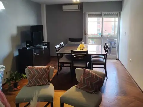 Departamento en venta - 3 Dormitorios 1 Baño - Río Cuarto