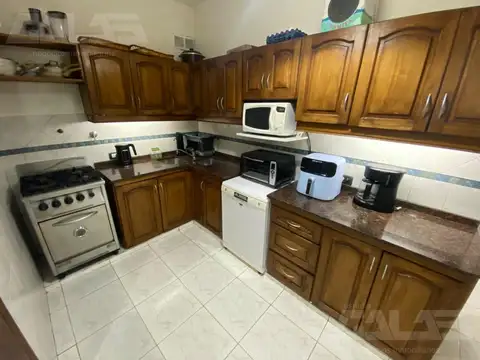 Casa 5 ambientes con 1 baño