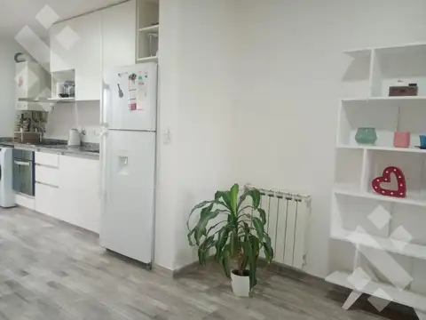 Depto Tipo Casa en Alquiler en Centenario, $ 2.700.000