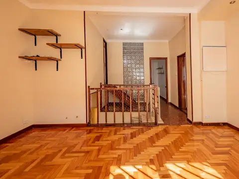 Depto Tipo Casa en Venta de 6 ambientes