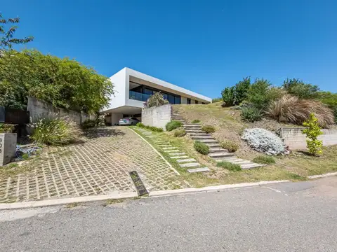 Casa en Venta en La Cuesta Villa Residencial, USD 560.000