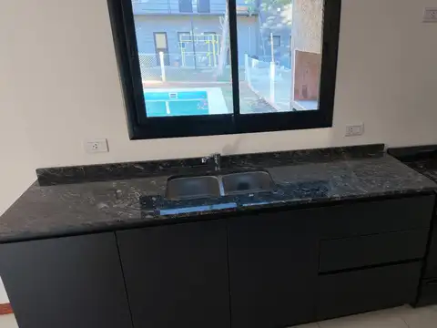 Casa 3 ambientes con 2 baños