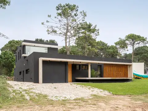 Casa en venta en barrio Pioneros