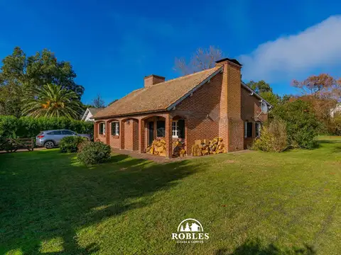 Casa estilo campo sobre importante lote en Chapadmalal