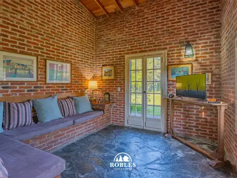 Casa estilo campo sobre importante lote en Chapadmalal
