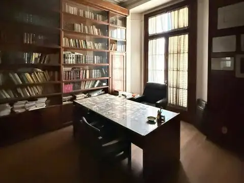 VENTA DE OFICINA de 200 m2 CENTRO