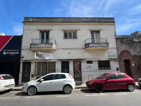 CASONA ANTIGUA EN VENTA B CENTRO  A RECICLAR.