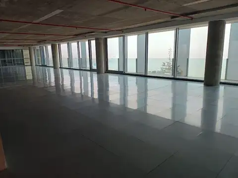 Oficina Monoambiente con 4 baños