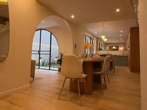 Casa 3 dormitorios comodín amenities cocheras Rodríguez 1100