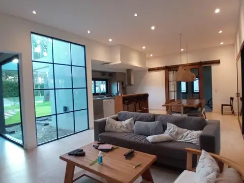 Casa en Alquiler Temporal al Oeste