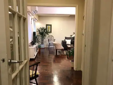 Departamento 4 ambientes a la calle con balcón perimetral