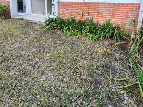 Departamento en Tigre Villa Los Remeros 2 dormitorios JARDIN PROPIO y cochera cubierta