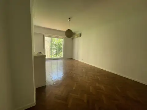 Semipiso 3 amb + dep c/cochera en Recoleta