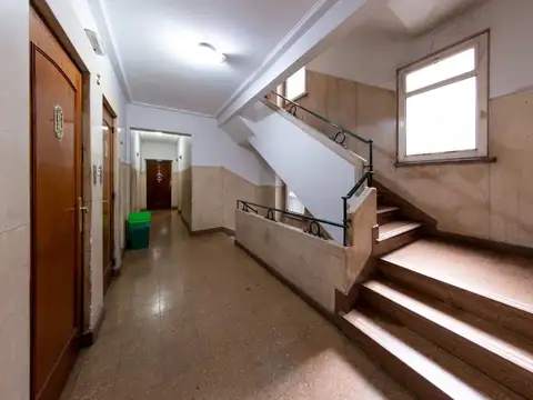 Avenida Hipólito Yrigoyen 700
