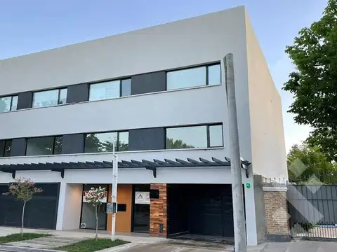 VENTA SEMIPISOS 2 DORMITORIOS, B° JARDINES DEL REY - NEUQUÉN CAPITAL